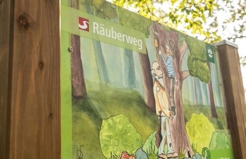 Mittelhof Apartment | Hiker's room 3 (4-bed room) - camping in the oak forest - camping - chalets