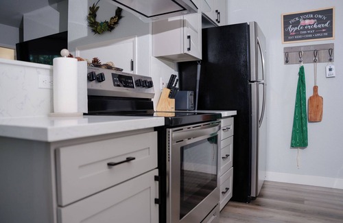 Apple Hill Condo | Hiking, Bike Trails, Family Fall Fun-Apple Hill