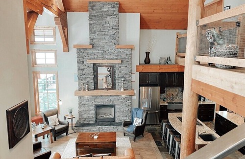 Golden Ski Chalet | Hiking,biking,skiing, family reunion or trip to a national park we have it all!