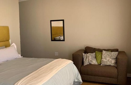 Ga-Rankuwa Bed & Breakfast | HiLands Peak B&B