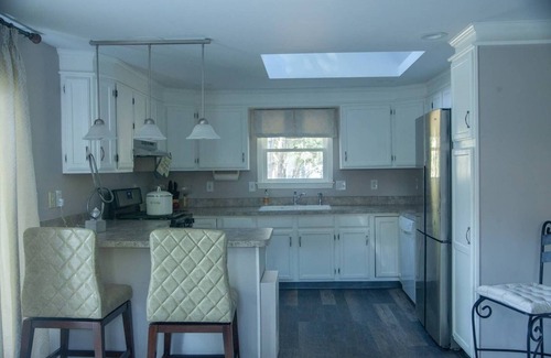 Thompsonville House | Hilda’s Riverside Retreat