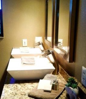 Oatmeal Apartment | HILL COUNTRY HOME 15 ACRES,BILLIARD,FIREPIT,POOL,WINERY, Next to Flat Creek Winery