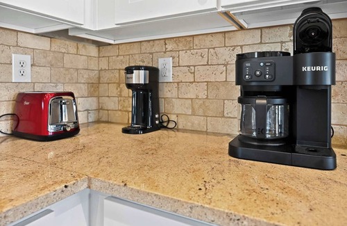 Horseshoe Bay West House | Hill Country Retreat & Casita