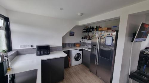 Hill Head House | Hill Head - Large cottage with sea views - 5 bed, slp 12
