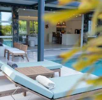 Petit-Bourg Villa | Hill Rock villas - Blue Silver