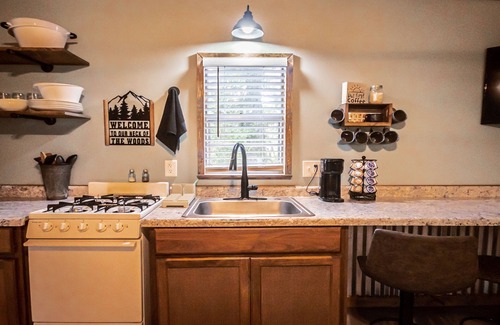 Board Camp Cabin | Hillbilly Hideaway at Wolfpen Gap