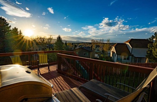 Northeast Colorado Springs House | Hillcrest Chalet - Spa - Firepit - Views - USAFA