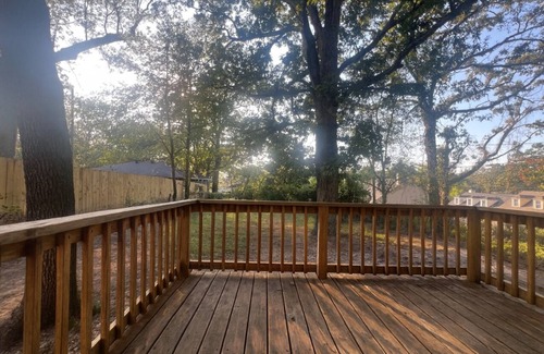 Hillcrest House | Hillcrest Luxe - 2BR with Complete Makeover & All-New Furnishings