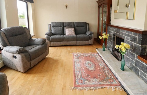 Dromin House | HILLGROVE HOUSE, family friendly in Killorglin, County Kerry