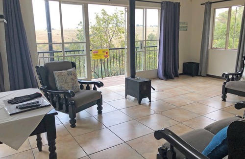 Greater Johannesburg Metropolitan Area Apartment | Hills and Dales Accommodation