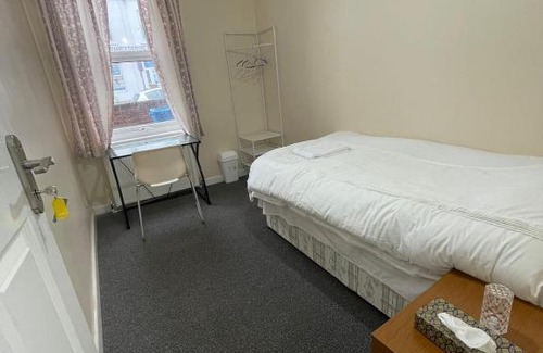 Hillsborough House | Hillsborough 2 and 4 bedroom house