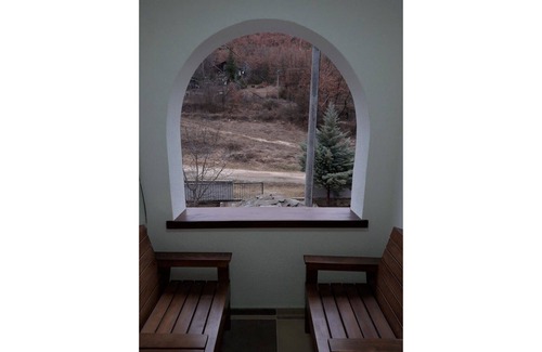 Dolna Matka Apartment | Hillside Haven - Kulla West