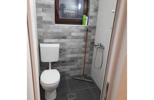 Dolna Matka Apartment | Hillside Haven - Kulla West