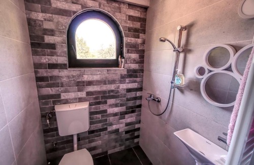 Dolna Matka Hotel | Hillside Haven