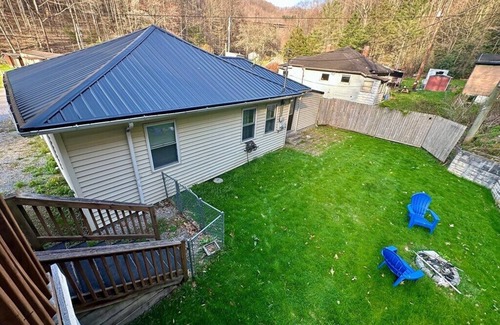 Covel House | Hillside Hideaway 2 - A Hatfield McCoy Rider Retreat
