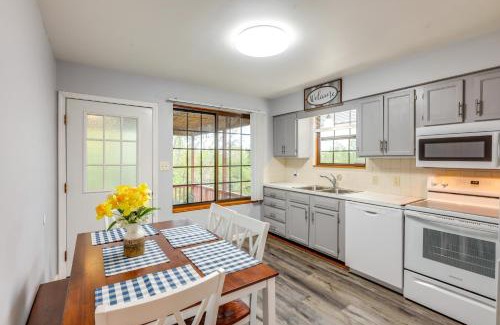 Williamstown House | Hillside Home 5 Mi to the Ark in Williamstown!