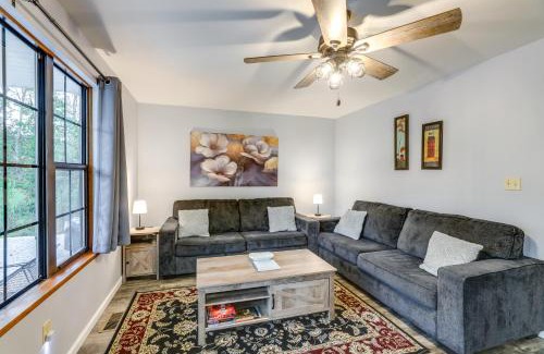 Williamstown House | Hillside Home 5 Mi to the Ark in Williamstown!