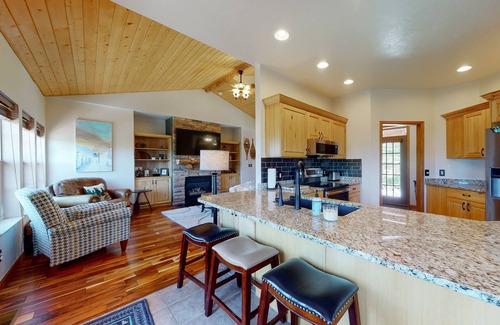 Innsbruck Val Moritz House | Hillside home with panoramic mountain views, deck, gas firepit & pool table