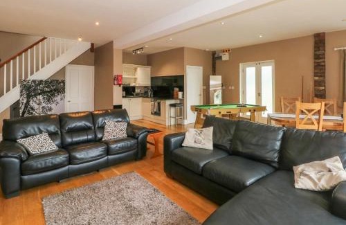 Tarvin House | Hillside House