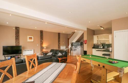 Tarvin House | Hillside House