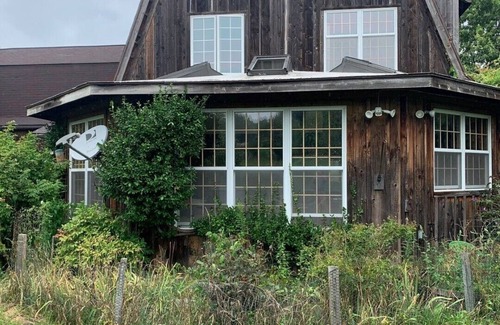 Newfield House | Hillside Retreat organic farm on 150 bucolic acres