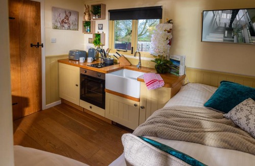 Wichenford Other | Hillside View Shepherds Hut - Ockeridge Rural Retreats