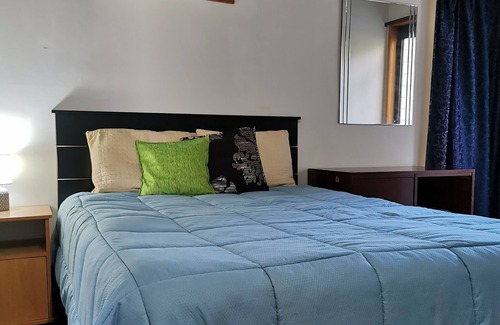 Titirangi House | Hilltop holiday home with stunning views.