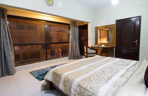 PECHS Hotel | Hilltop Hotel