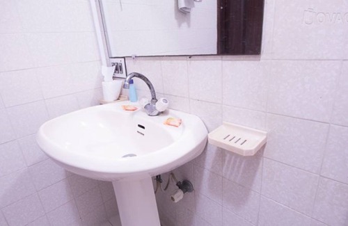 PECHS Hotel | Hilltop Hotel