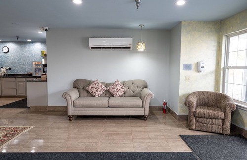 North Stonington Hotel | Hilltop Inn and Suites, near Foxwoods Casino