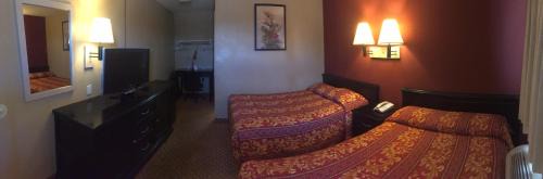Victorville Hotel | Hilltop Inn & Suites