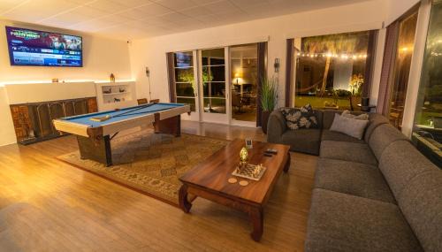 Hilo House | Hilltop Legacy Vacation Rental