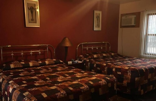 Montello Hotel | Hilltop Motel