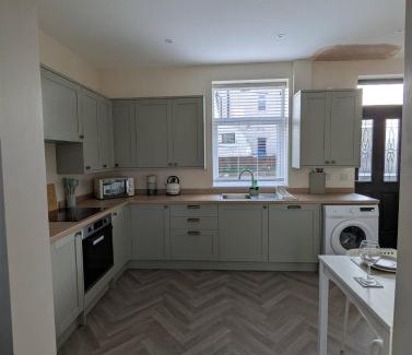 Halifax House | Hilltop Retreat at Banktop