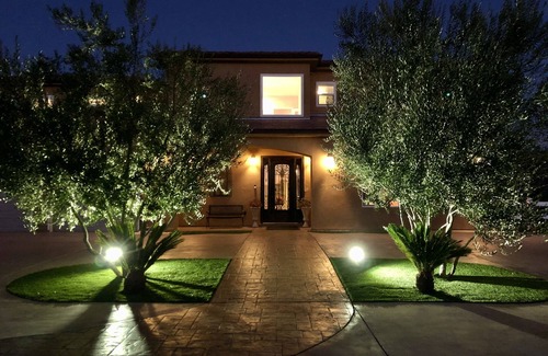 Lakeside Villa | Hilltop Villa 5BR & Loft, 4.5BA Sleep16+, 360 Panoramic Mountain View