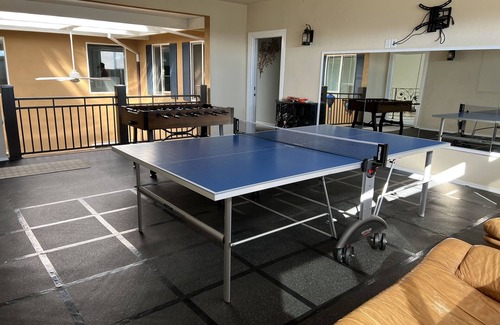 Lakeside Villa | Hilltop Villa 5BR & Loft, 4.5BA Sleep16+, 360 Panoramic Mountain View