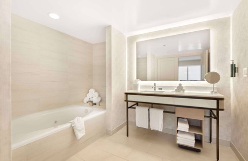 Anaheim Resort Hotel | Hilton Anaheim