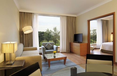 Embassy Golf Links Business Park Hotel | Hilton Bangalore Embassy GolfLinks