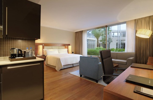 Embassy Golf Links Business Park Hotel | Hilton Bangalore Embassy GolfLinks