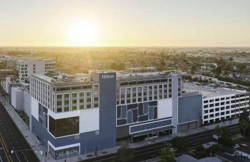 Buena Park Hotel | Hilton Buena Park Anaheim