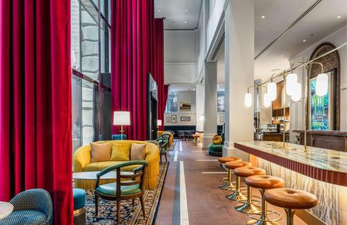 The Loop Hotel | Hilton Garden Inn- Chicago Central Loop