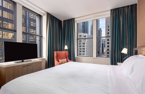 The Loop Hotel | Hilton Garden Inn Chicago Central Loop