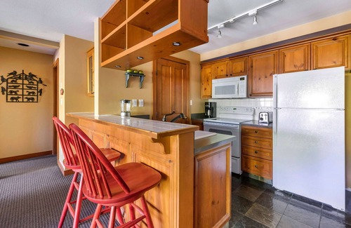 Blackcomb Hotel | Hilton Grand Vacations Club Whistler