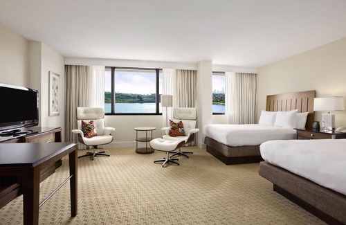 Ludlam Hotel | Hilton Miami Airport Blue Lagoon