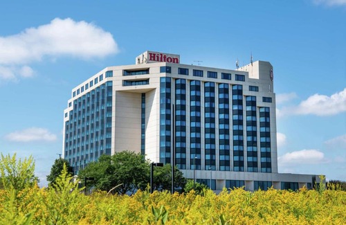 South Loop Hotel | Hilton Minneapolis-St Paul Airport