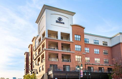 Downtown Branson Hotel | Hilton Promenade Branson Landing