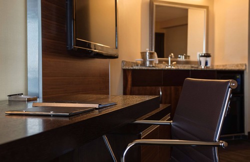 Winnipeg Hotel | Hilton Winnipeg Airport Suites