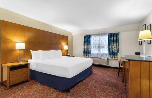 Bakersfield Hotel | Hiltop Hotel