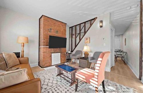 Lawrenceville House | Hip and Bright Lawerenceville 2 Bed Easy Parking