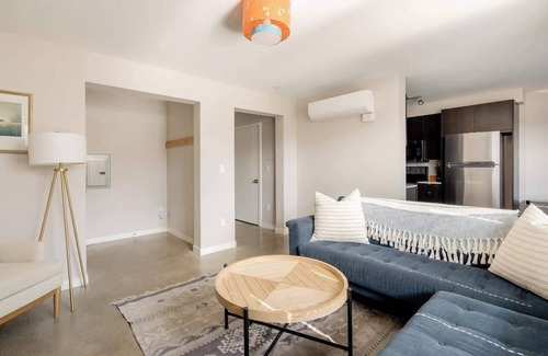 Belmont Apartment | Hip Area Dining + Shops Nearby 2BR Sleeps 4